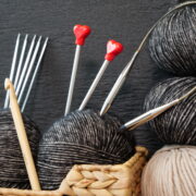 Wie finde ich die perfekte Stricknadel für mein Projekt?